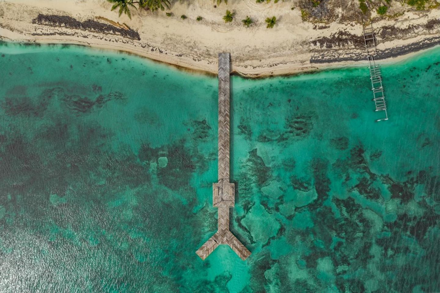 Exquisite Oceanfront Private Estate By Alom Сан Педро Екстериор снимка
